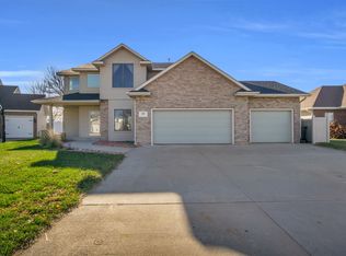 1814 W 49th Street Pl, Kearney, NE 68845