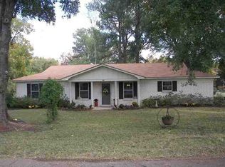 14 Victor Dr, Longview, TX 75601