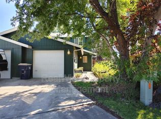 548 NE Negus Loop, Redmond, OR 97756