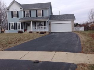 25 Raven Dr, Aurora, IL 60506