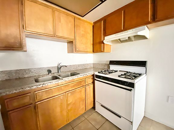 4th image of 3102 Bagley Ave #5A