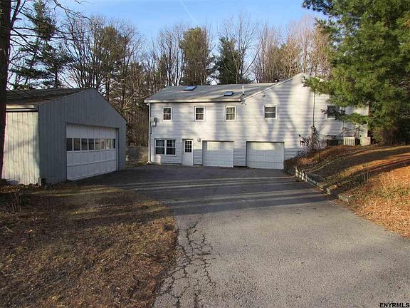 2nd image of 33 Woodwind Dr