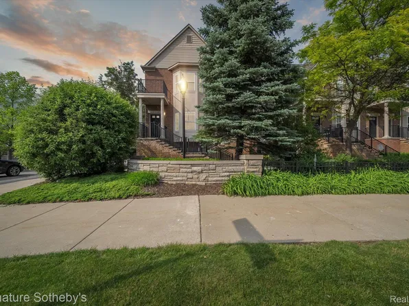 25536 Portico Ln, Novi, MI 48375