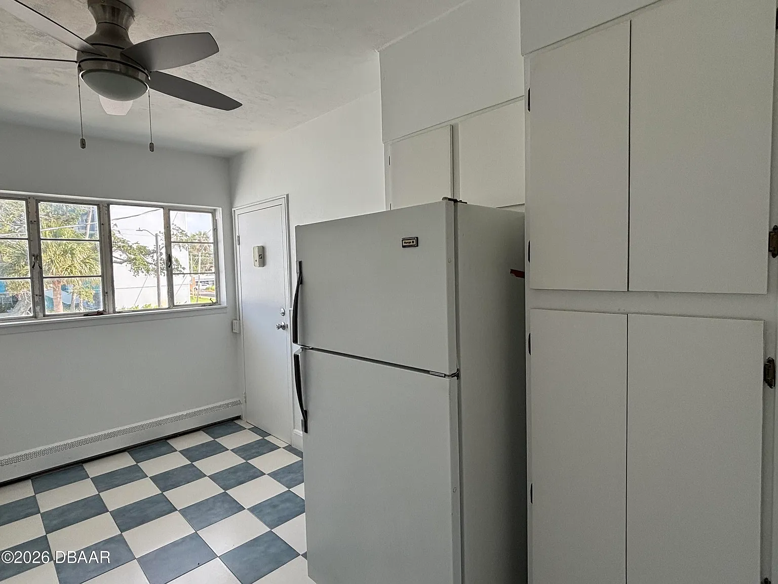 2 bed, 1.0 bath, 750 sqft, $1,300 — Photo 4