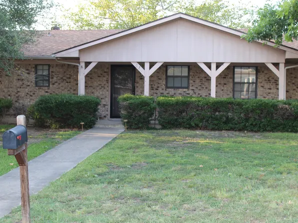 912 Mockingbird, Wolfe City, TX 75496