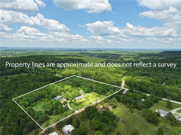 70 County Road 278, Eureka Springs, AR 72631