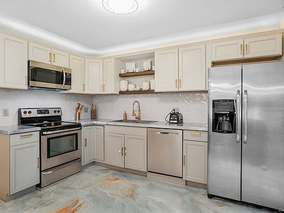 2nd image of 114 Chrystal Dr