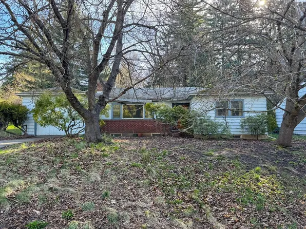 1040 NE Lake St, Pullman, WA 99163