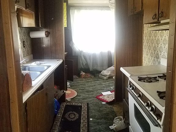 4th image of 109 School House Hill Rd