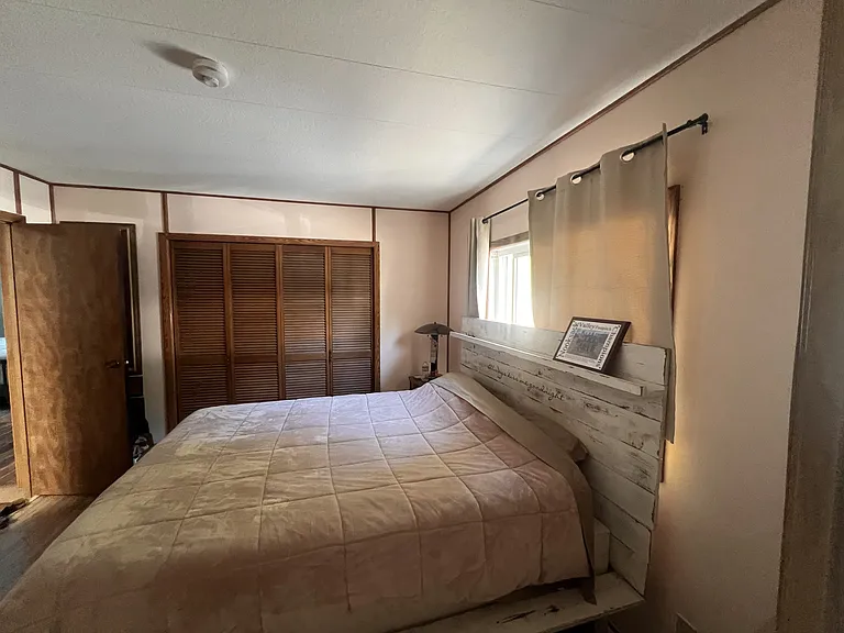 1069 E Axton Rd — Photo 7