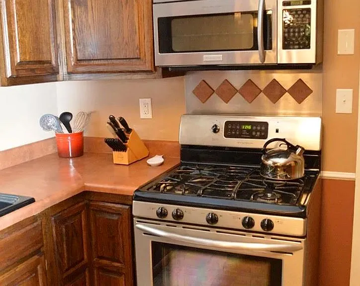 4167 Greenview Ct — Photo 4