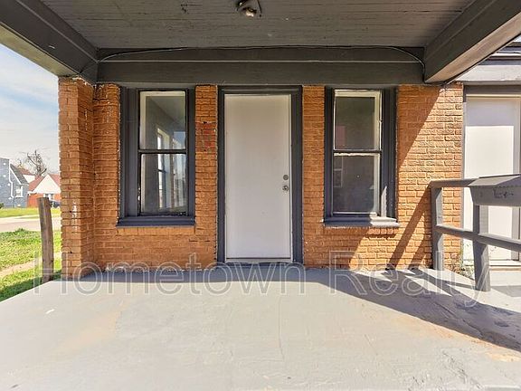 2nd image of 2120 Glen Ellyn St