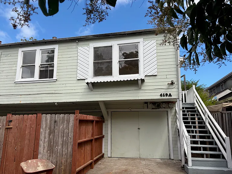 419 E St — Photo 4