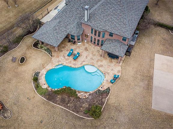 2nd image of 4905 Englenook Dr