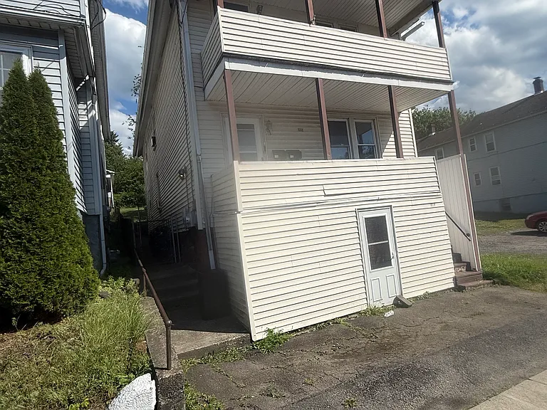 1415 Cedar Ave #2 — Photo 1
