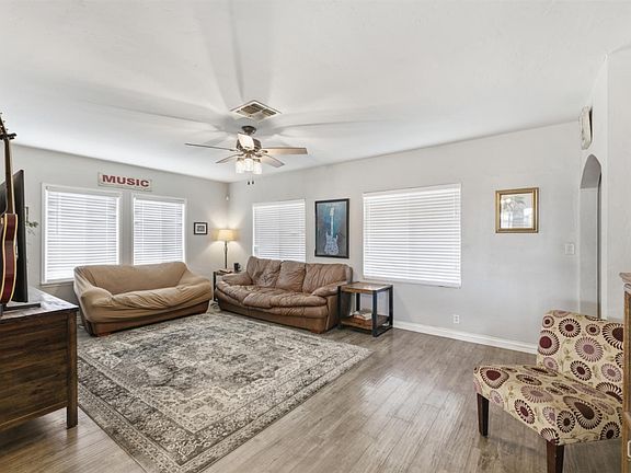 4th image of 2312 Olympic Dr