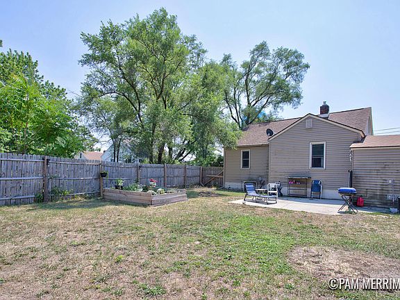 3rd image of 1630 Evanston Ave
