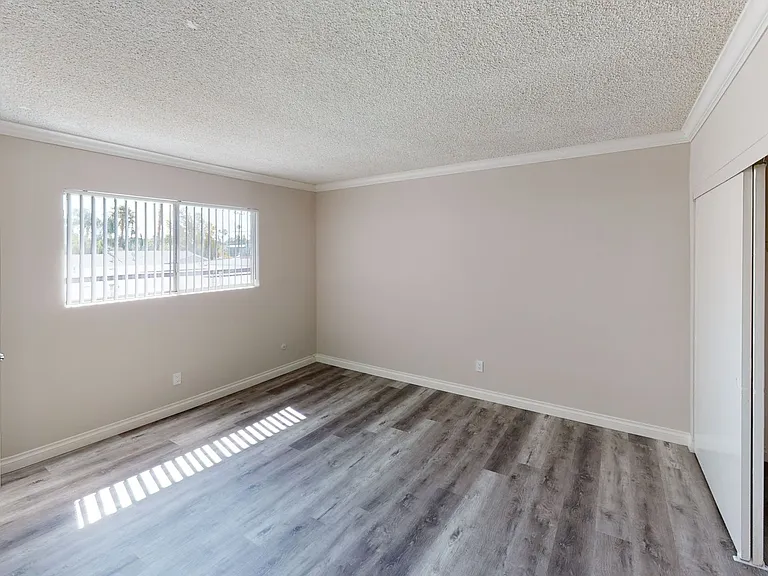 SA2 - 20431 Saticoy Apts. — Photo 9
