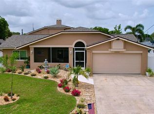 386 Westwinds Dr, Palm Harbor, FL 34683