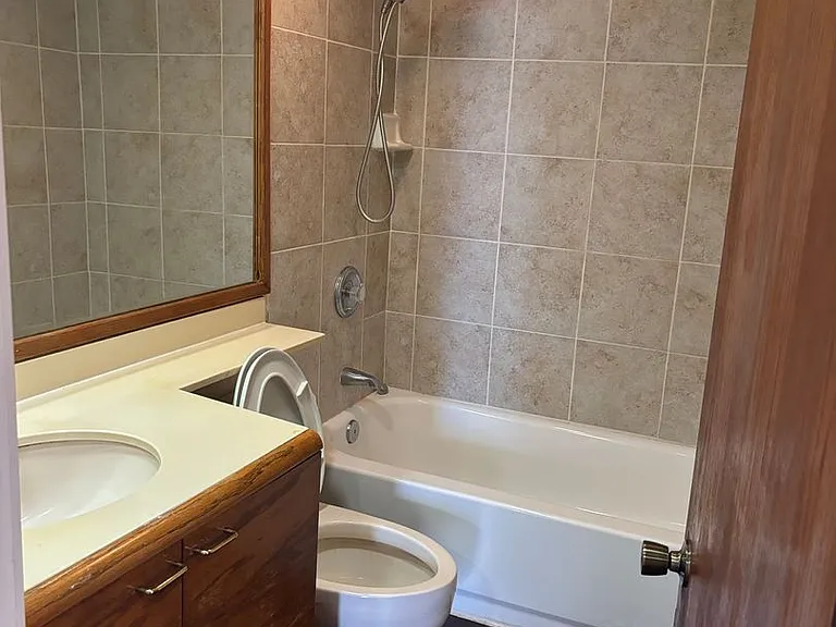 60 N Beretania St #2009 — Photo 21