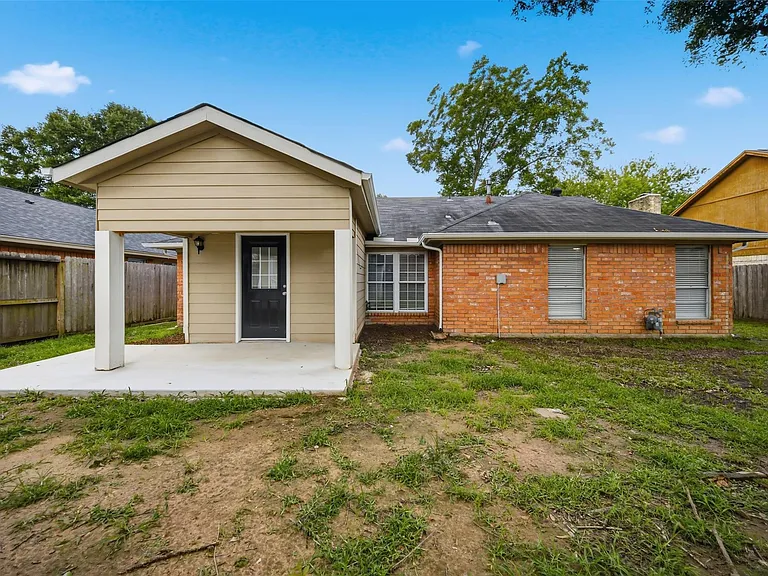 16310 Emberwood Dr — Photo 39