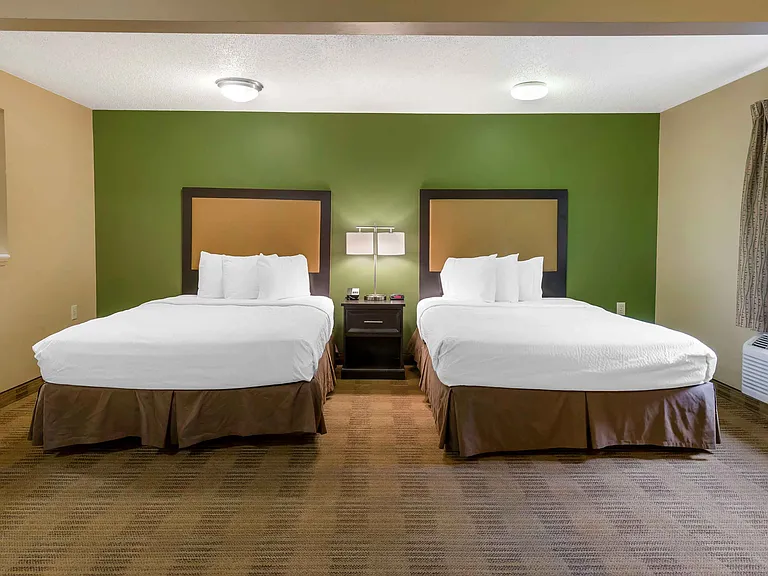 Deluxe Studio - 2 Full Beds