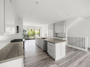 884 Cameron Center Dr, Palm Springs, CA 92264