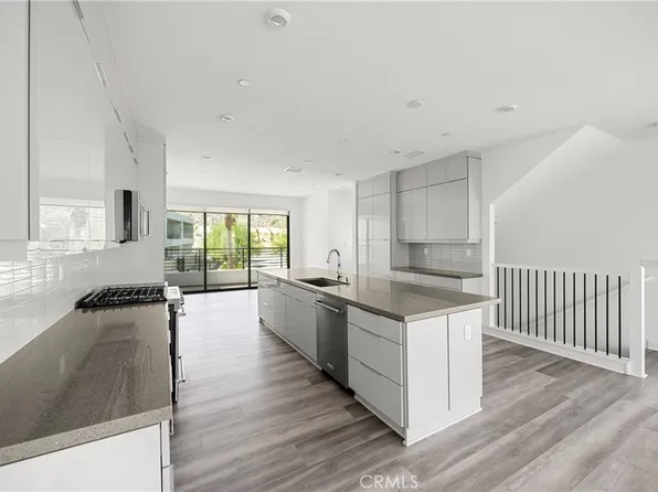 884 Cameron Center Dr, Palm Springs, CA 92264