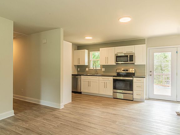 5th image of 6530 Bay Circle Dr
