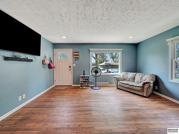 5th image of 5510 Saylor St