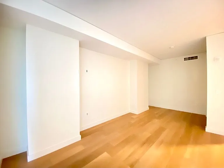 121 Stewart St #506 — Photo 5