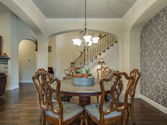 2nd image of 9410 Blanco Dr