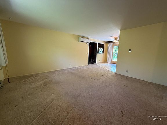 2nd image of 1924 H St