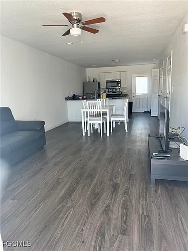 701 S Lopez St #1 Photo 1