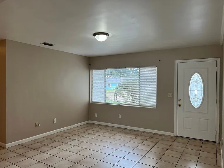 6119 Melbourne Ave — Photo 3