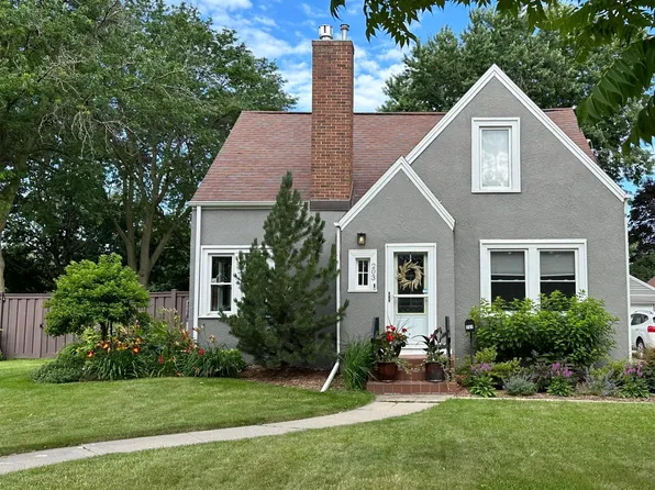 203 13th Ave NW, Rochester, MN 55901