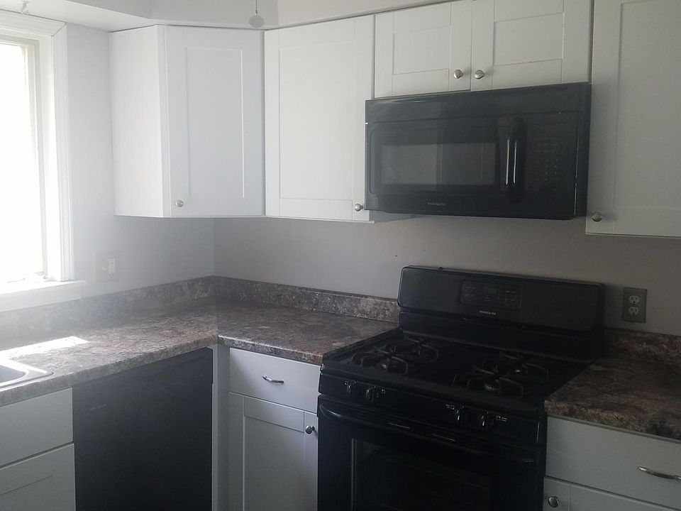 1st image of 170 Commonwealth Ave
