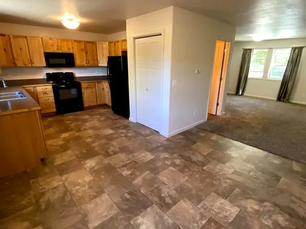 418 W Pershing, 418 W Pershing Ave APT 4, Riverton, WY 82501