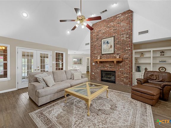 3rd image of 460 Briarcroft Ln