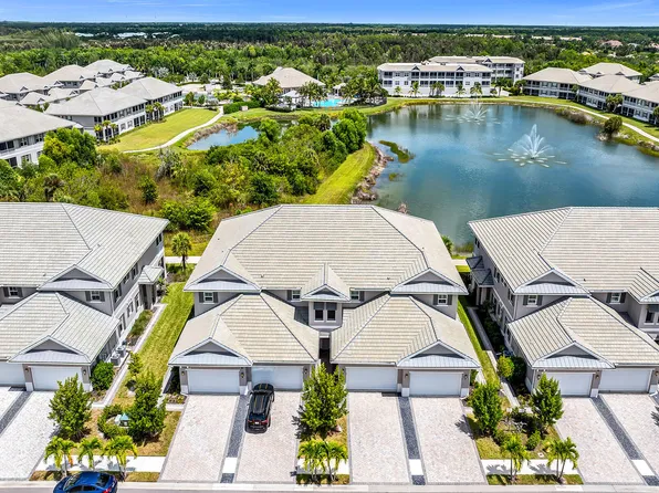 257 Indies Dr E Unit 202, Naples, FL 34114