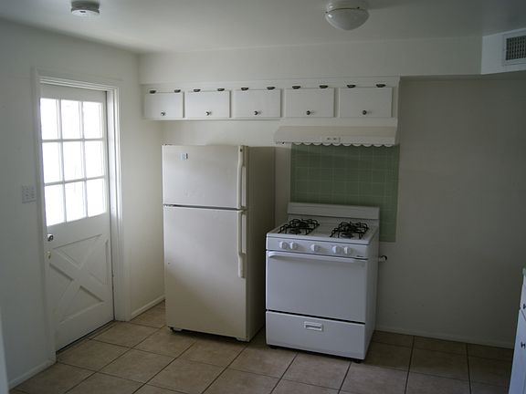 3rd image of 9215 N 13th Pl APT 4
