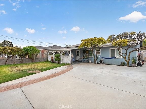 3rd image of 3875 Athol St