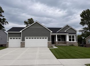 897 Preserve Ln, White Lake, MI 48386