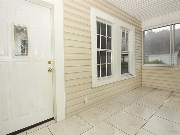 3rd image of 802 Park Lake St