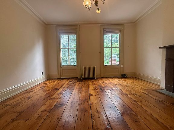 4th image of 128 Clinton Ave #2