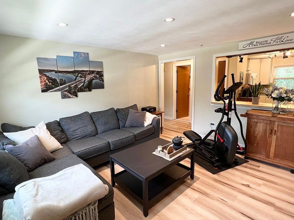 1st image of 33 Mullin Ave APT 3