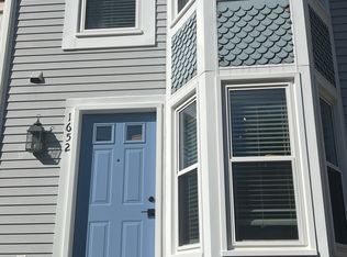 1652 Whisperhill Dr, Reston, VA 20194