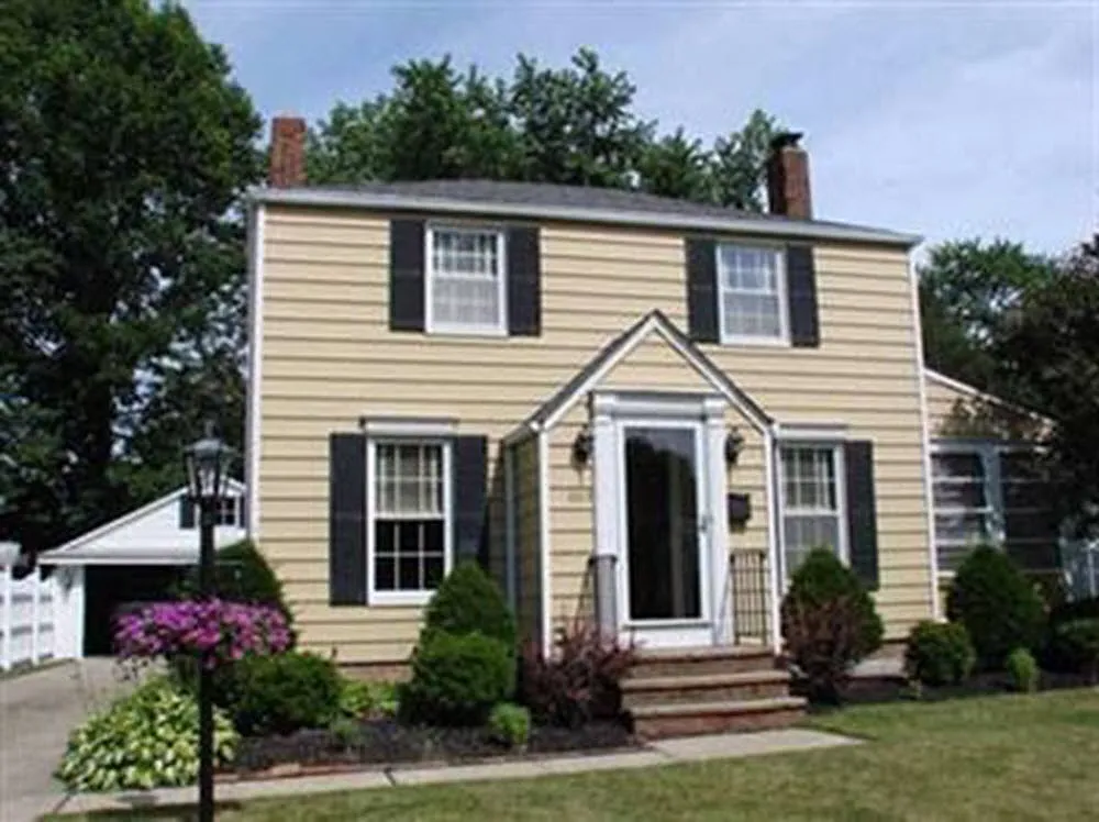 1663 Sunview Rd photo 1