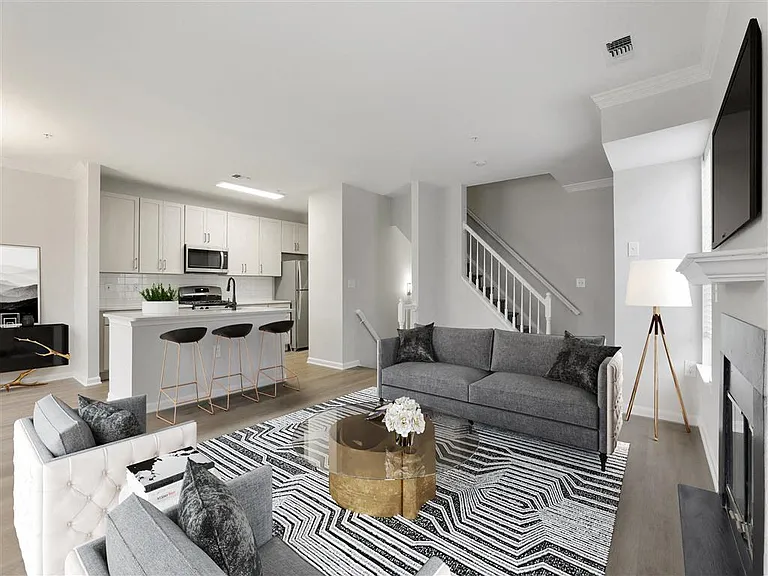 Cameron Court — Photo 9
