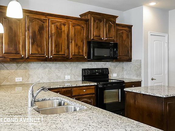 4th image of 1241 Glen Ct